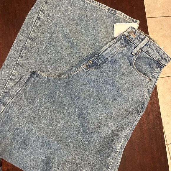 Good American Light Blue extra Flare Jeans